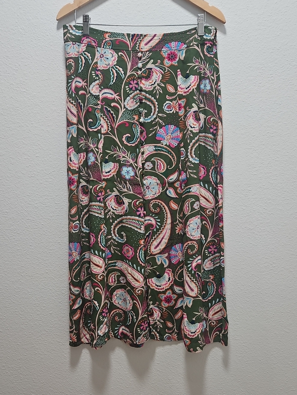 Loft Womenโs Olive Green Paisley Midi Skirt Size 10